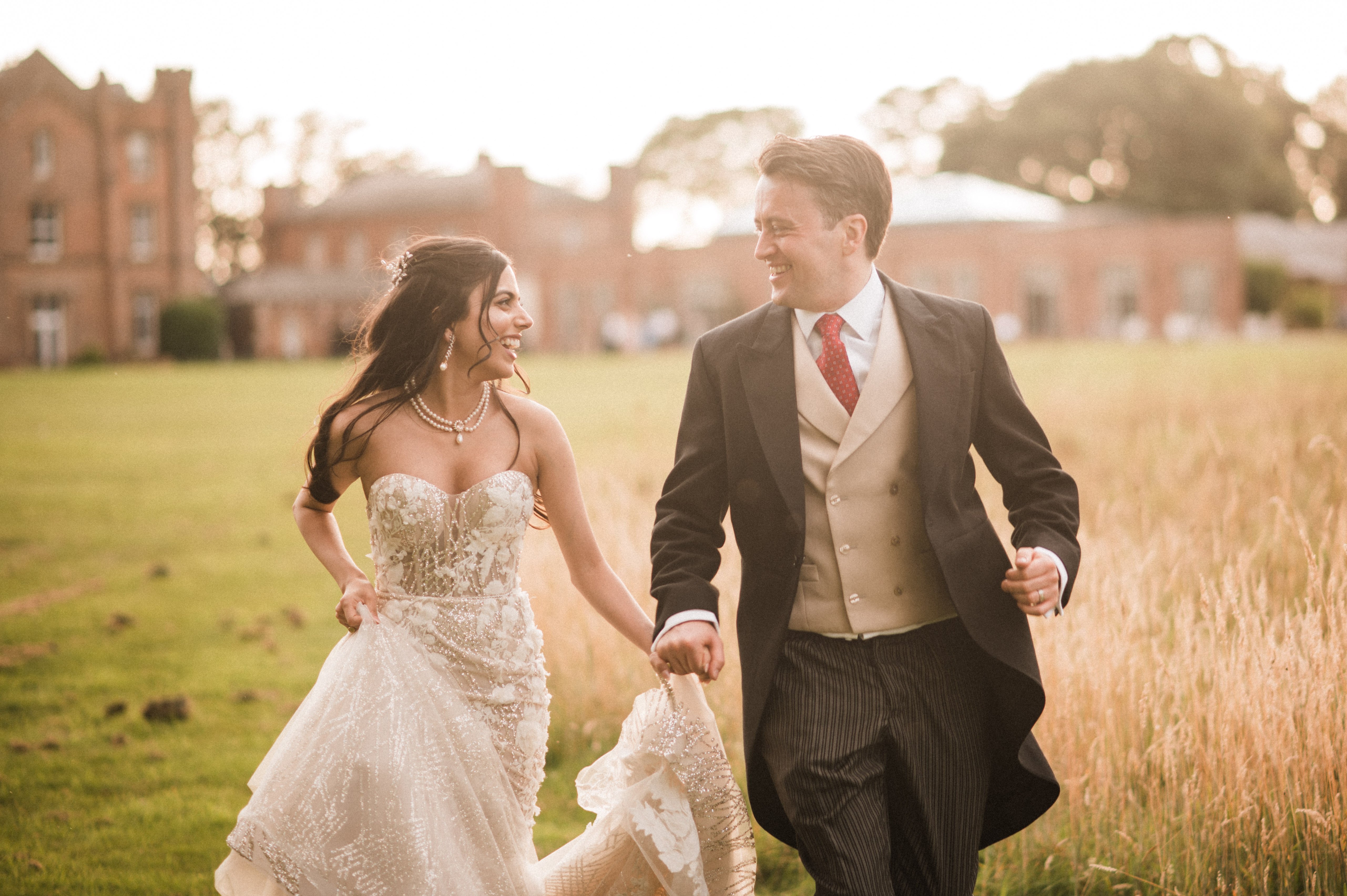 how to photograph a wedding 