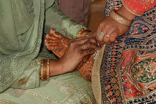 Wedding guest photo sharing