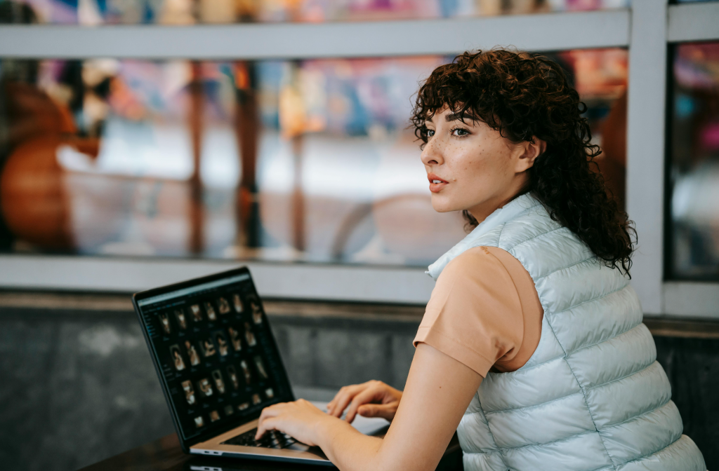 a woman organizing her photo library using FilterPixel