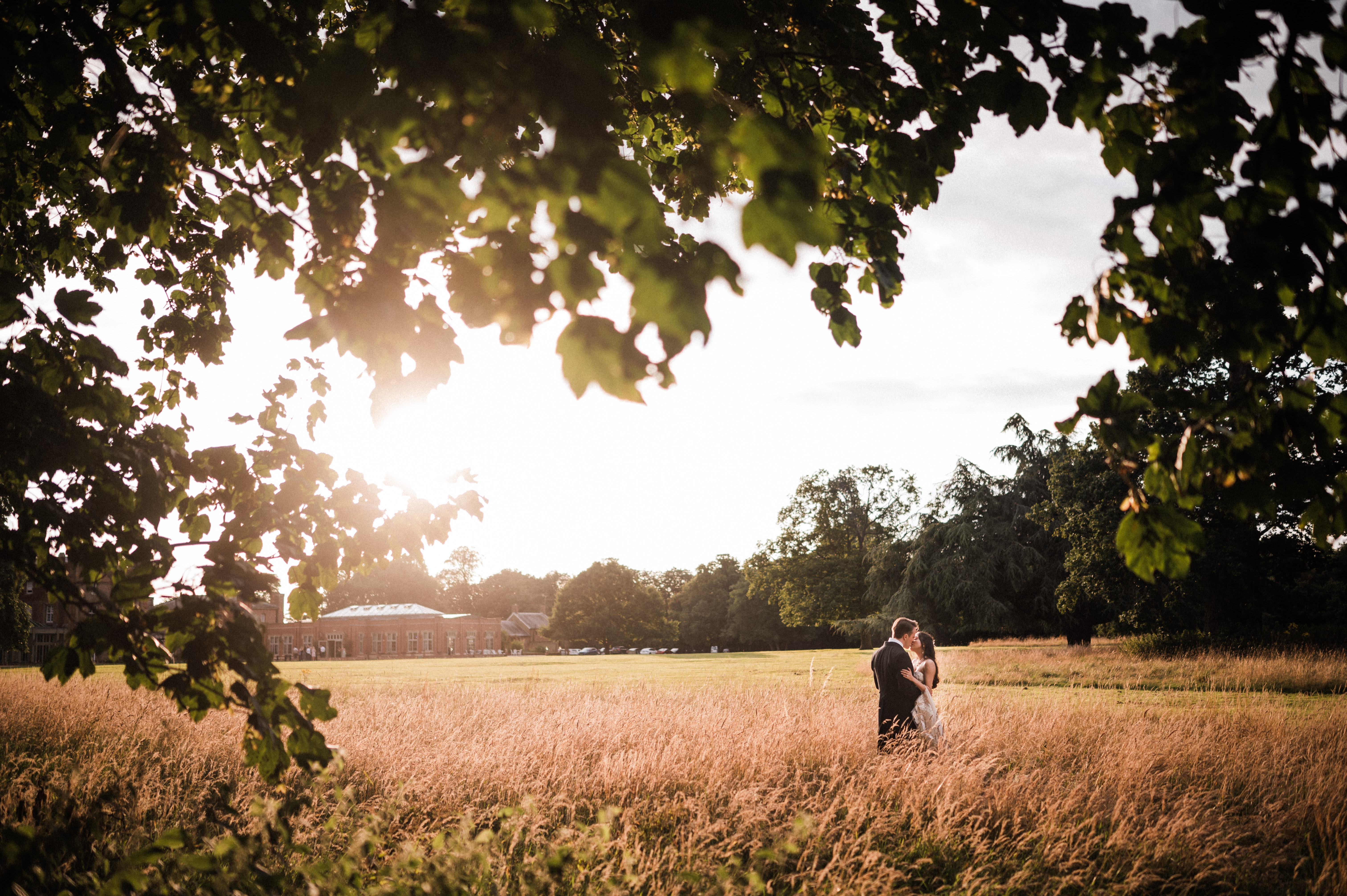 how to photograph a wedding 