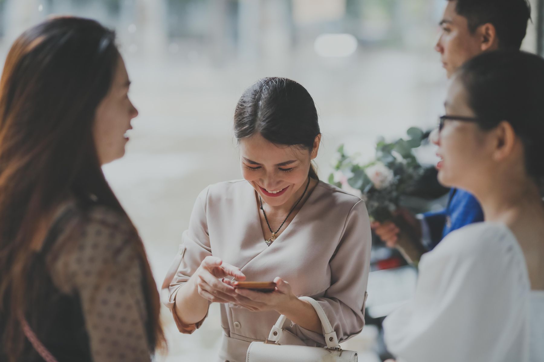 QR Code Photos for Weddings: Setup, Costs, AI Delivery